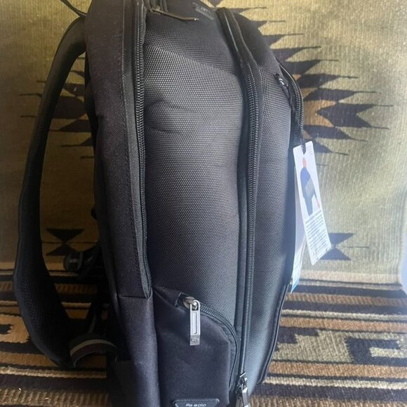 Solo New York Metropolitan Backpack 16" Laptop Bag Detach Sleeve  Black Warranty - Picture 4 of 11